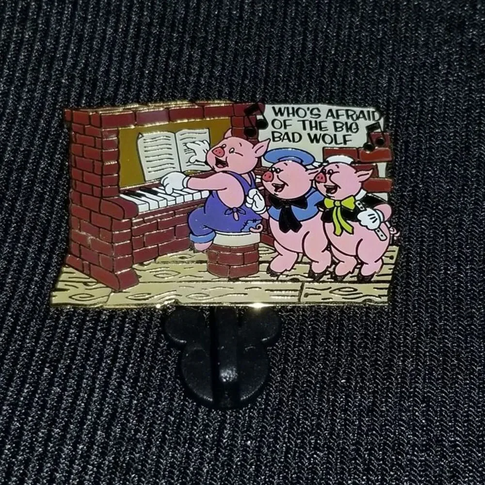 Disney Pin Three Little Pigs Who's Afraid of the Big Bad Wolf MMM VTG 2002 15352